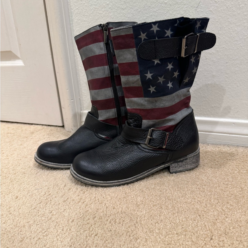 Women’s Patriotic Leather Moto Boots with American Flag